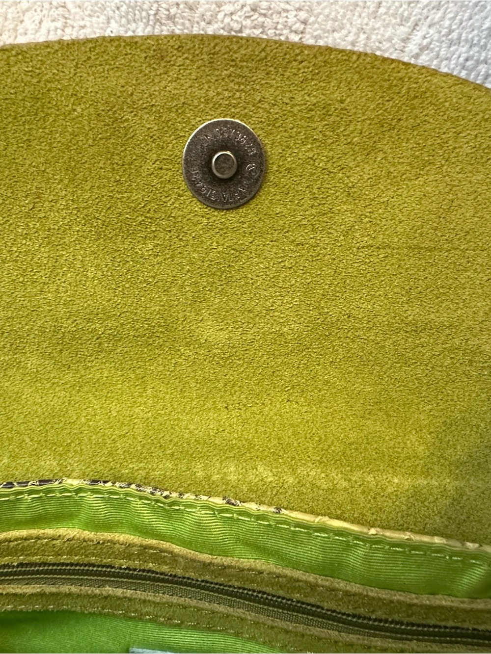 Cynthia Rowley Snake-Print Shoulder Bag with lime green with Chain Detail - Picture 7 of 11